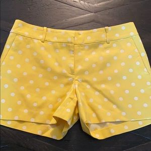 Ann Taylor 4” City Shorts size 6 yellow/white dots